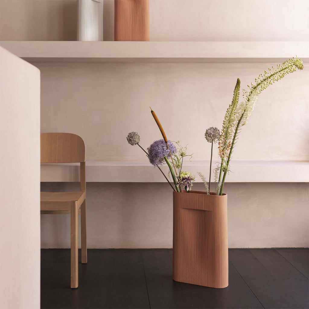 Ridge Vase Large från Vålamagasinet Krukor och vaser, Muuto, Image-2