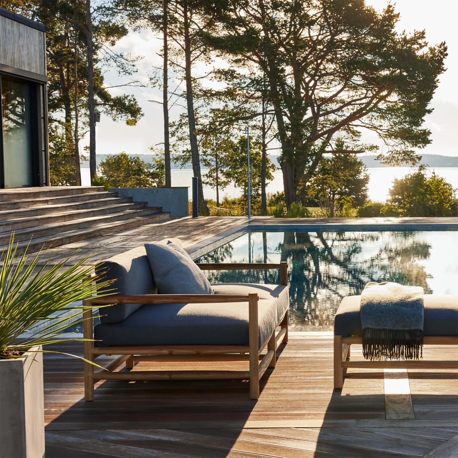 Saltholm Ottoman från Vålamagasinet Fotpallar, Skargaarden, Image-2