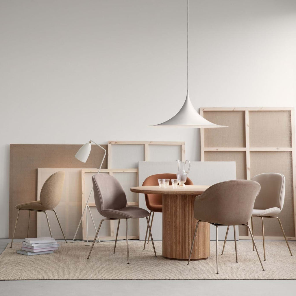 Beetle Chair Fully Upholstered Brass Semi Matt Base från Vålamagasinet Matstolar, Gubi, Image-2