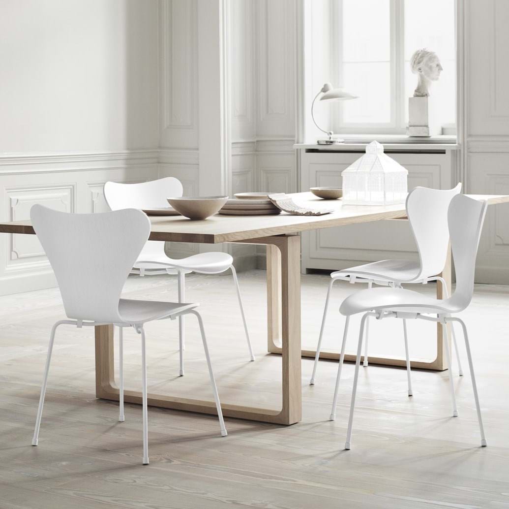 Sjuan 3107 Stol Lackad från Vålamagasinet Matstolar, Fritz Hansen, Image-4