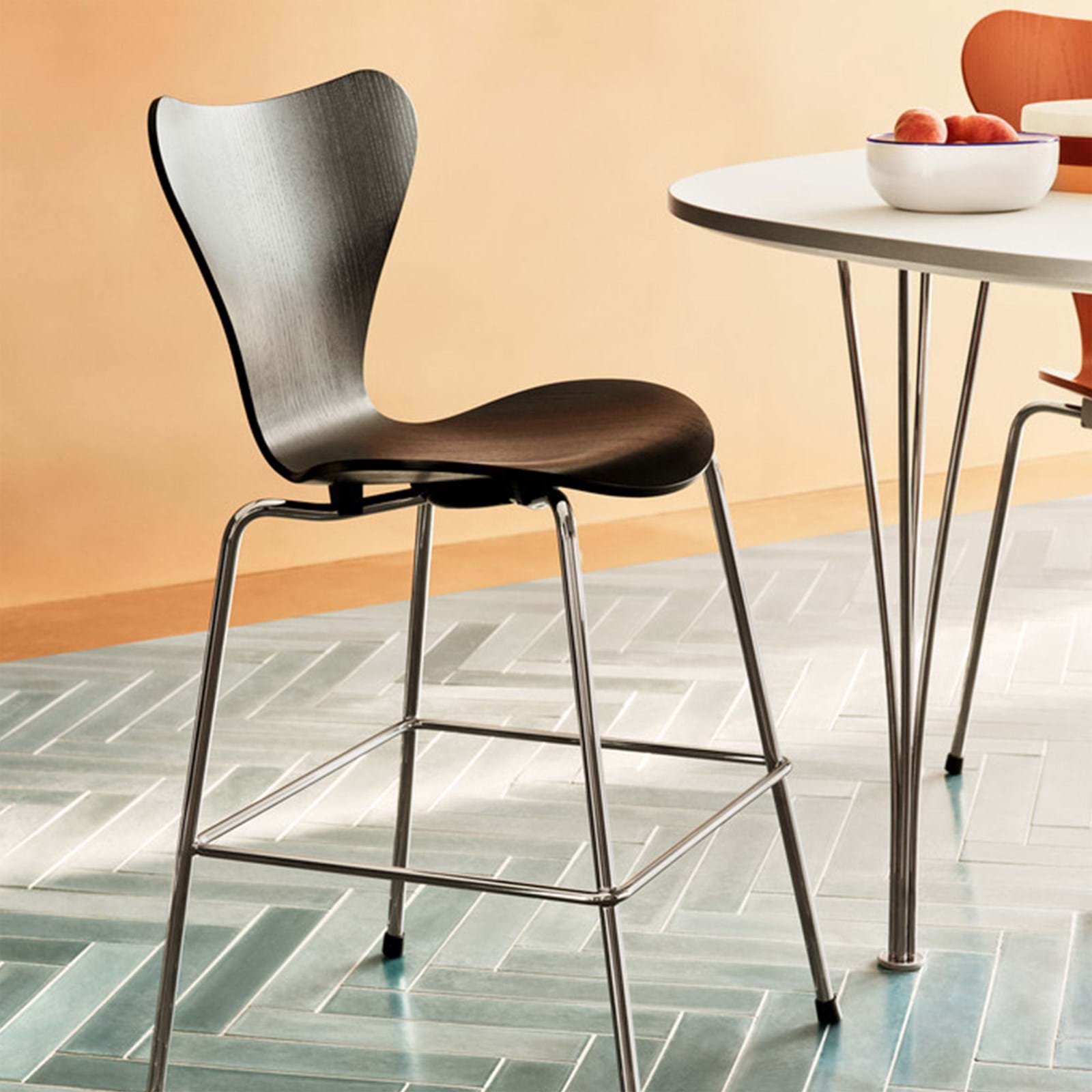 Sjuan 3177 Stol Junior från Vålamagasinet Matstolar, Fritz Hansen, Image-3