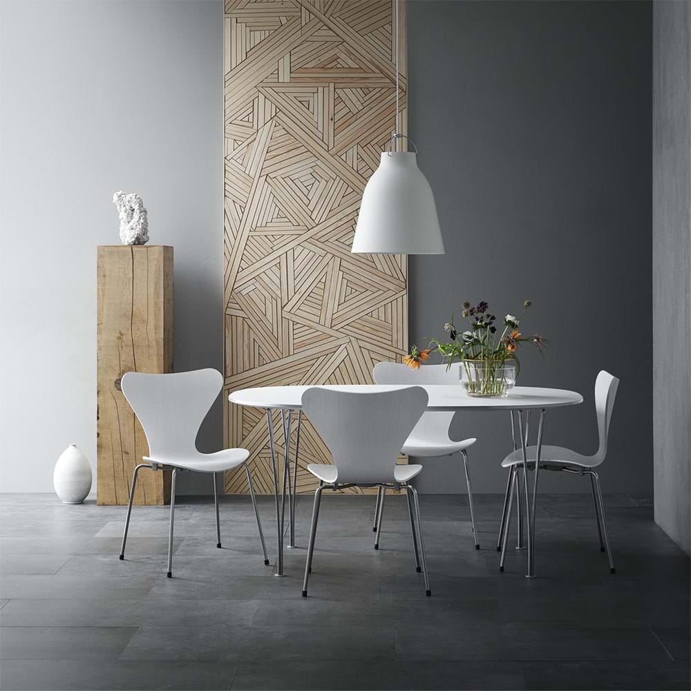 Sjuan 3107 Stol Lackad från Vålamagasinet Matstolar, Fritz Hansen, Image-2