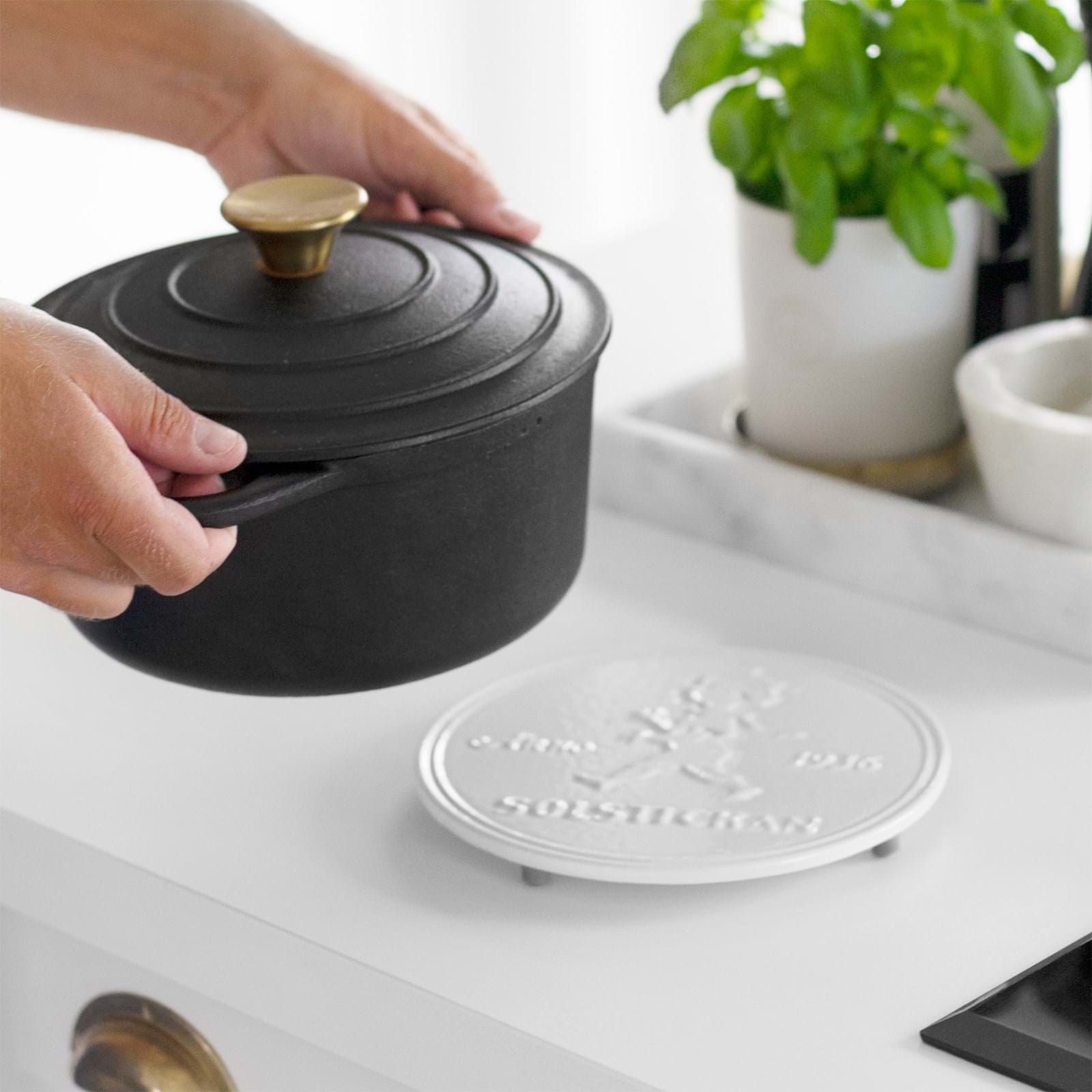 Solstickan Grytunderlägg från Vålamagasinet Brickor och underlägg, Solstickan, Image-2