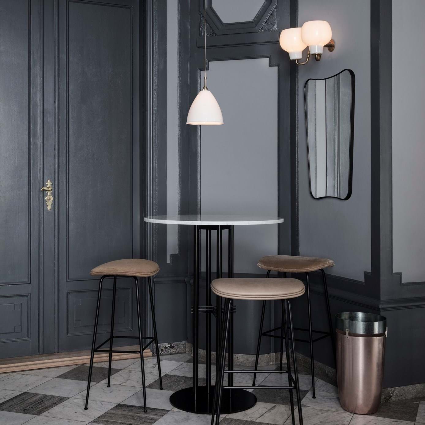 F.A.33 Rectangular Mirror 80x54 cm från Vålamagasinet Speglar, Gubi, Image-3