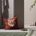 Tiger Embroidered Velvet Cushion Cover 50x50 cm från Vålamagasinet Prydnadskuddar, Chhatwal & Jonsson, Image-2