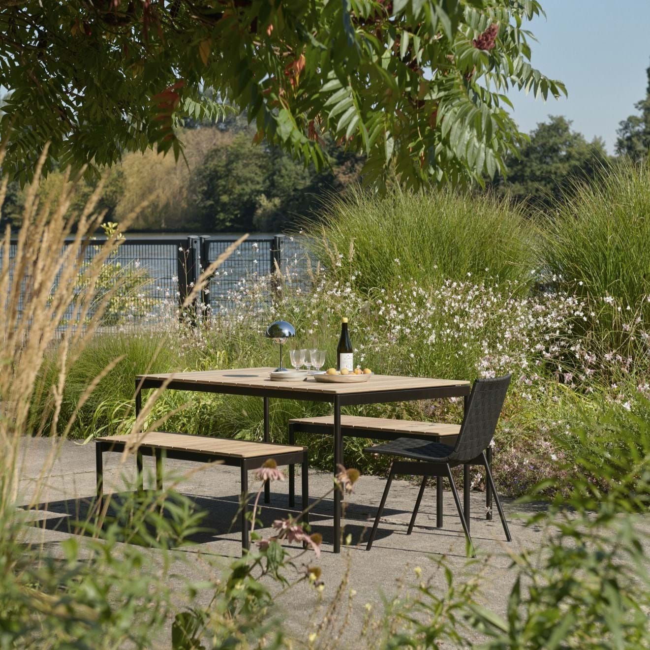 Ville AV25 Dining Table från Vålamagasinet Matbord utemöbler, &Tradition, Image-2