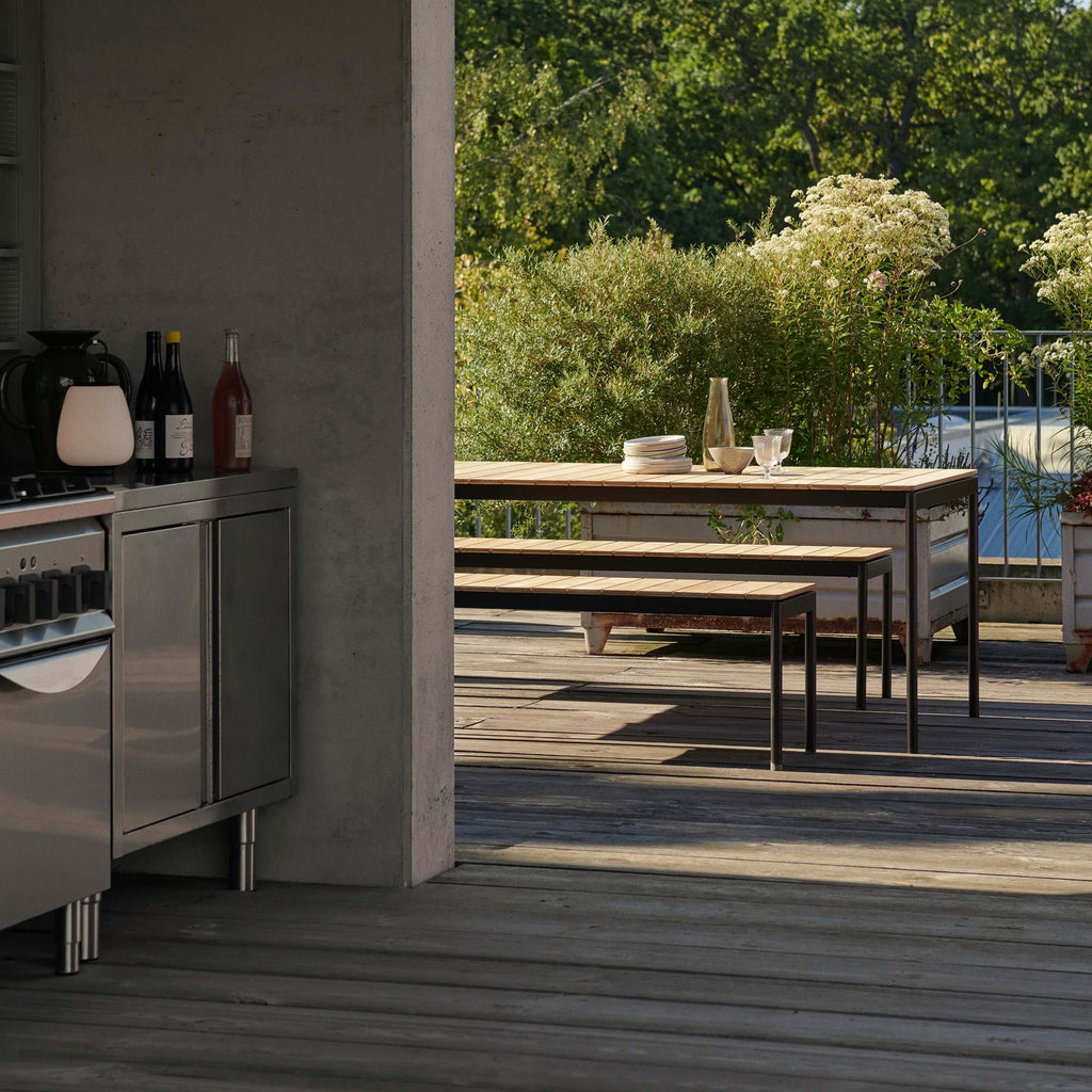 Ville AV28 Bench från Vålamagasinet Pallar och bänkar utemöbler, &Tradition, Image-2