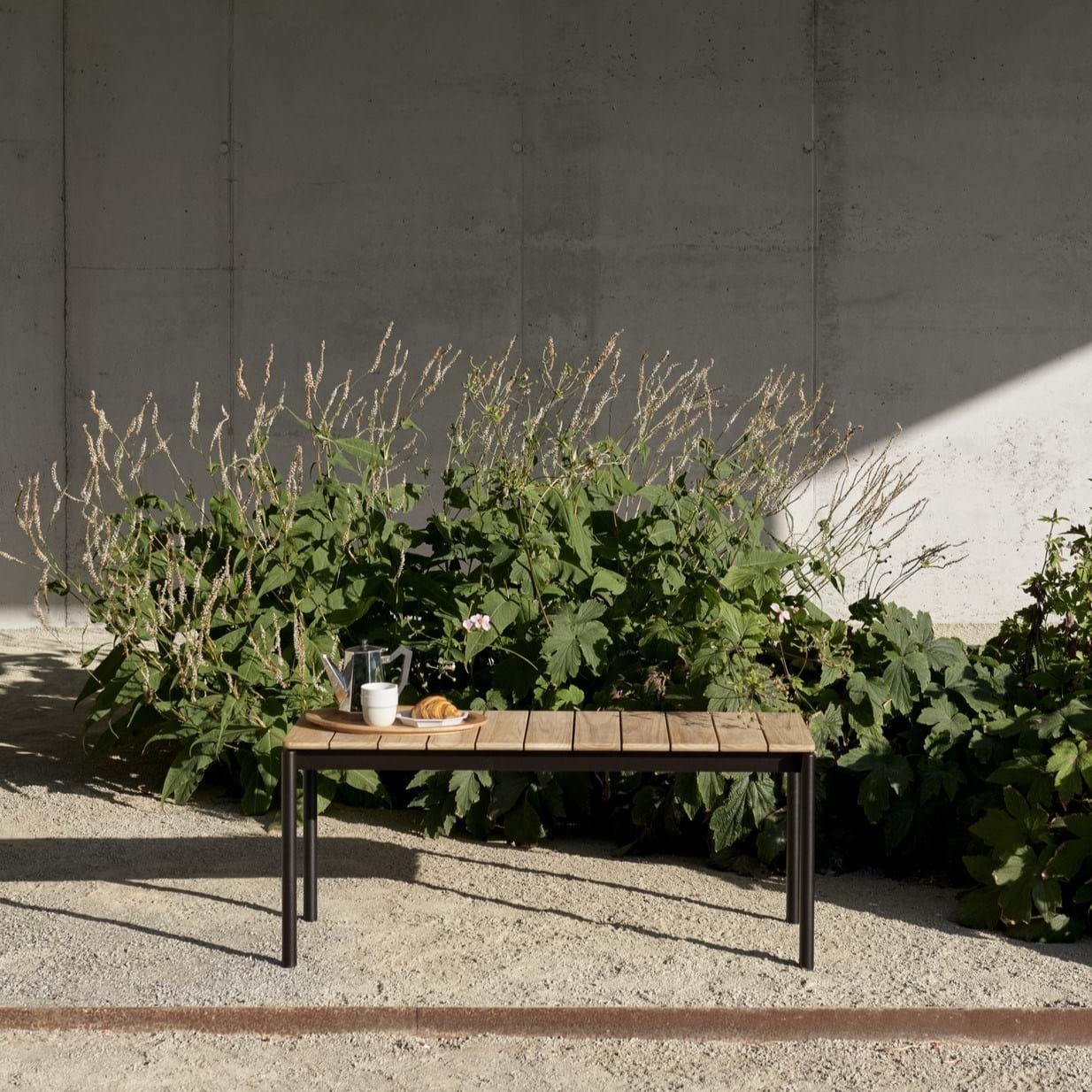 Ville AV27 Bench från Vålamagasinet Pallar och bänkar utemöbler, &Tradition, Image-3