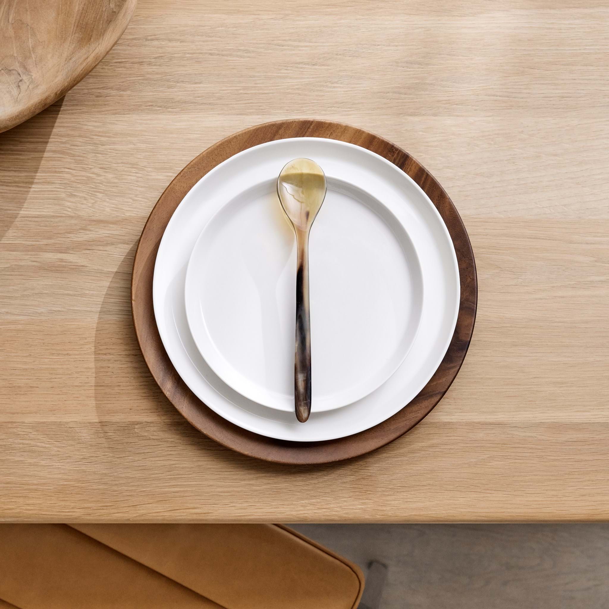 Vipp 213 Tallrik 2-pack - Vit från Vålamagasinet Tallrikar och glas, Vipp, Image-4