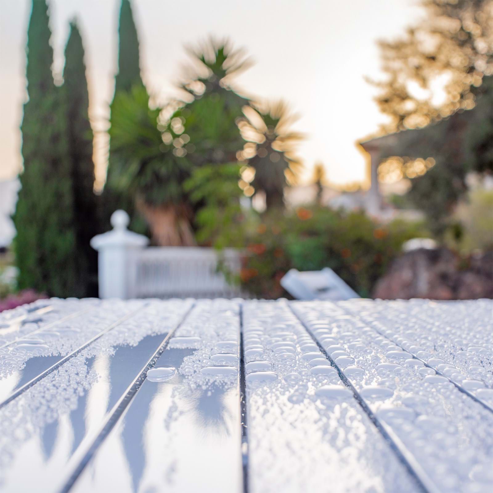 Fri Form Bord 122x124 från Vålamagasinet Matbord utemöbler, Fri Form, Image-2