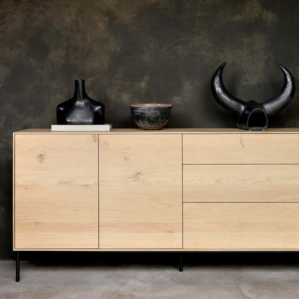 Whitebird Sideboard 2 Doors 3 Drawers från Vålamagasinet Skänkar och sideboards, Ethnicraft, Image-2