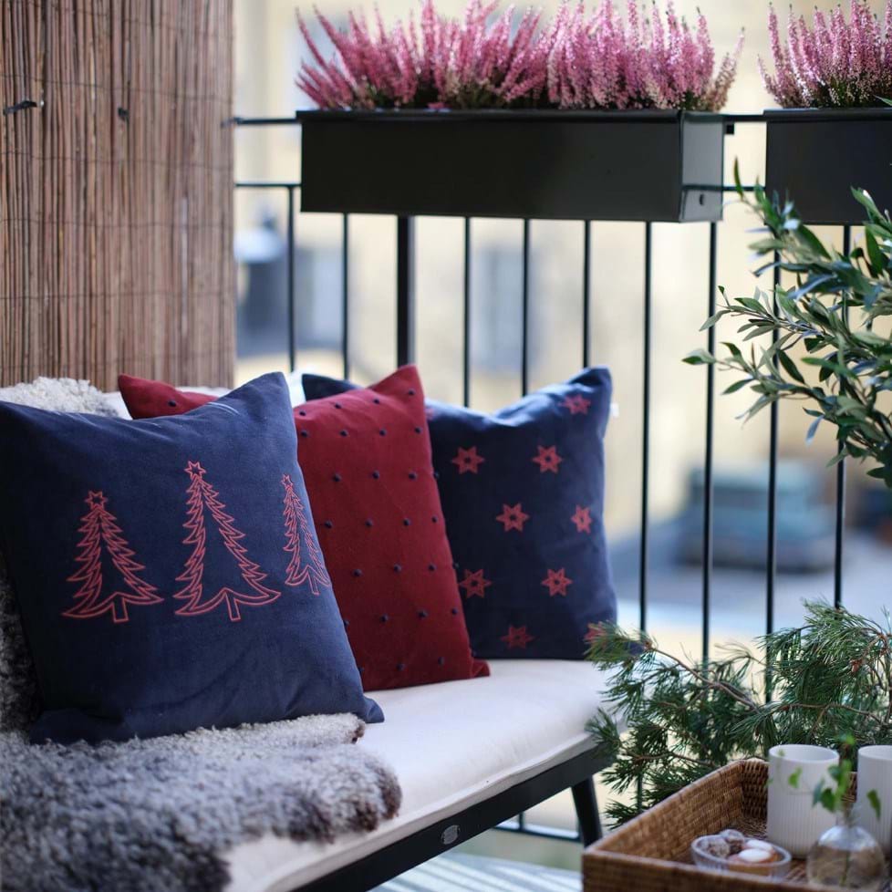 Pine Three Cushion Cover 50x50 cm från Vålamagasinet Prydnadskuddar, Chhatwal & Jonsson, Image-2