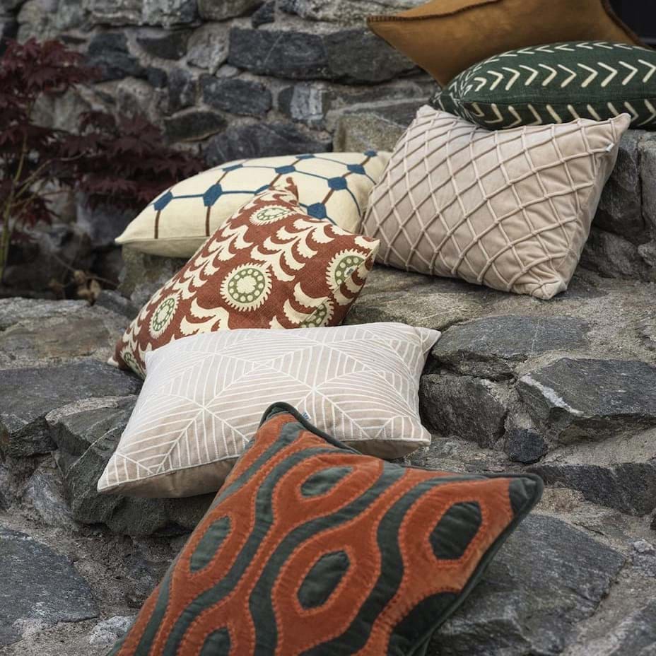 Varanasi Velvet Cushion Cover 50x50 cm från Vålamagasinet Prydnadskuddar, Chhatwal & Jonsson, Image-2