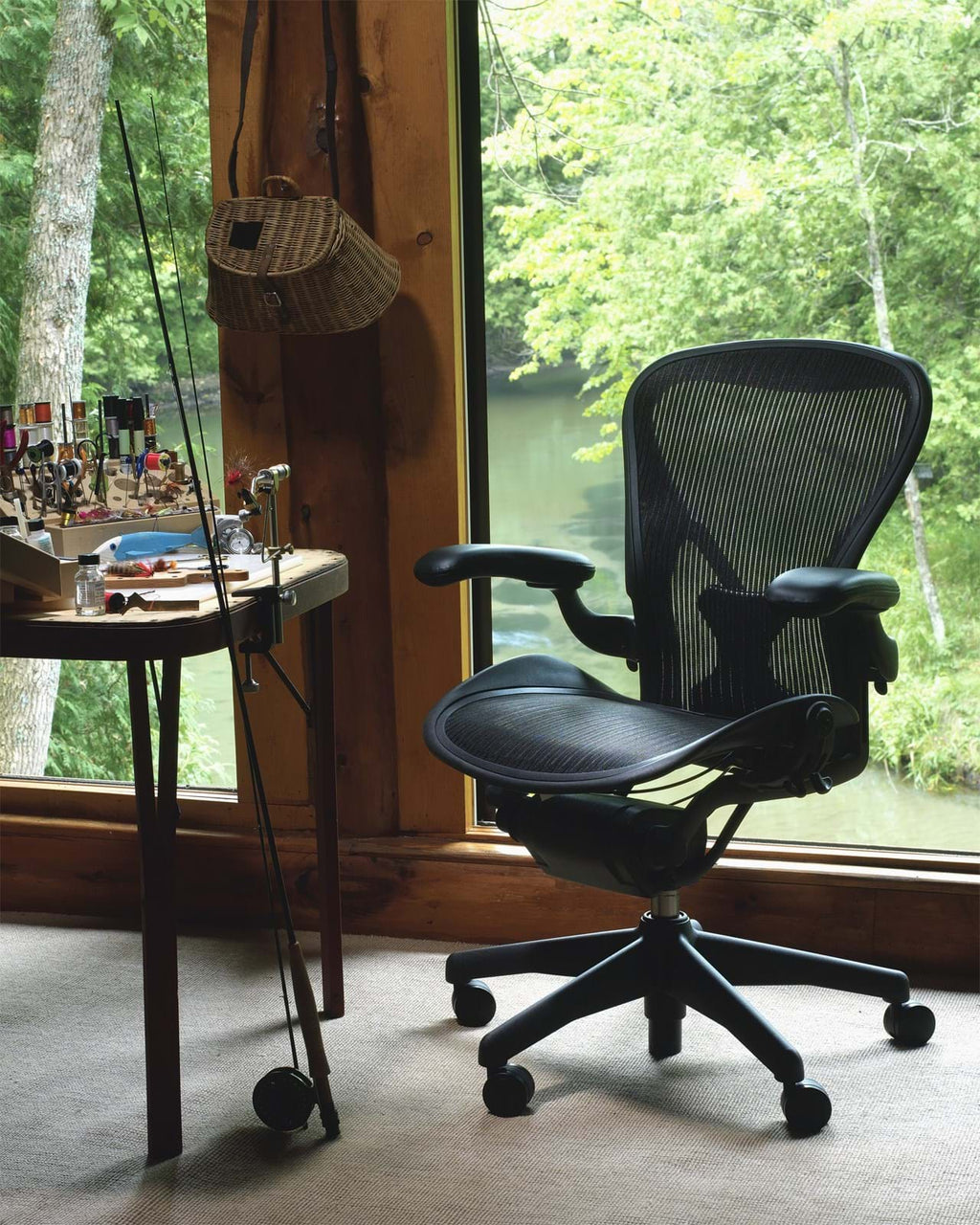 Aeron Re-Mastered Grafitsvart från Vålamagasinet Skrivbordsstolar, Herman Miller, Image-2