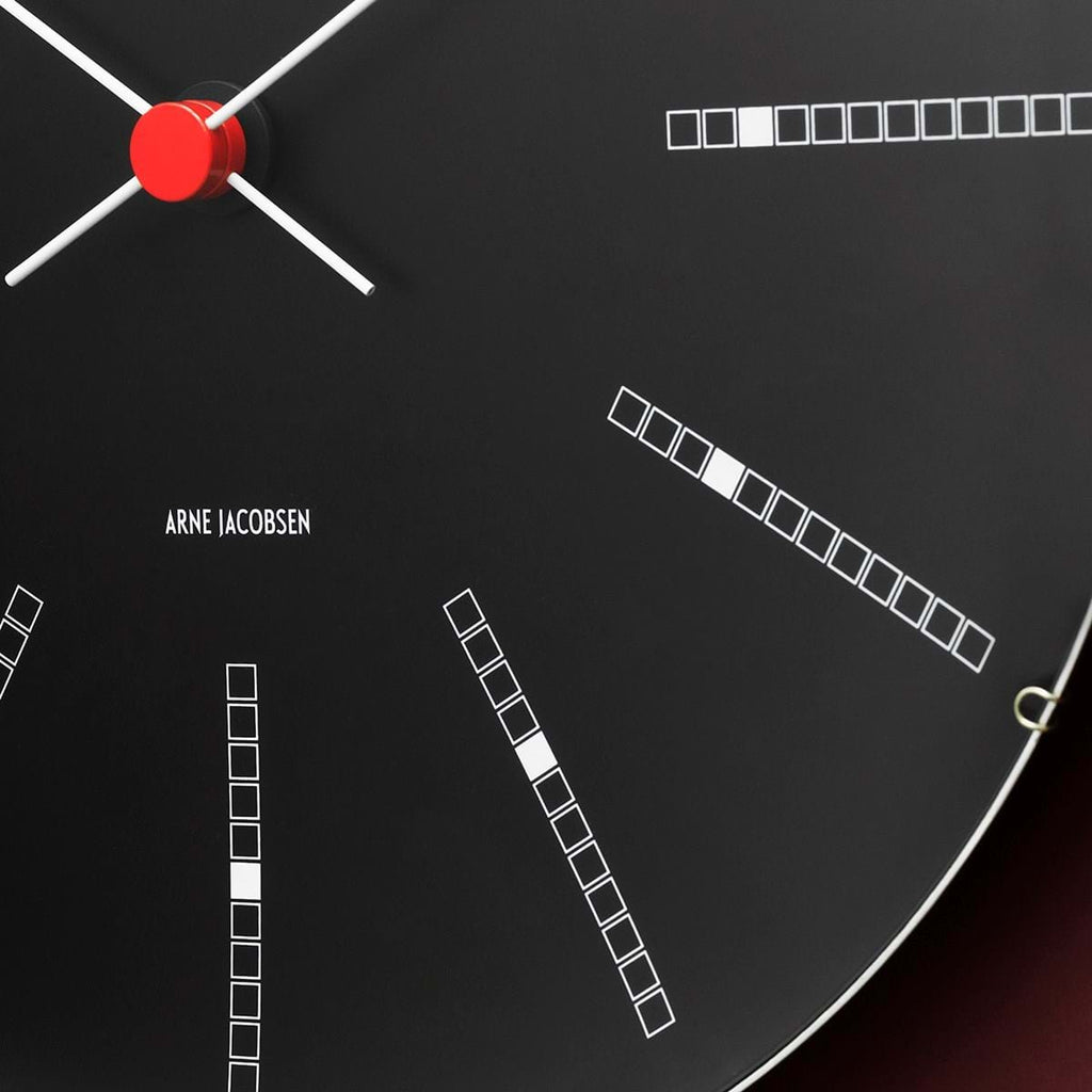 AJ Bankers Wallclock Black från Vålamagasinet Klockor, Arne Jacobsen Tableclock, Image-4