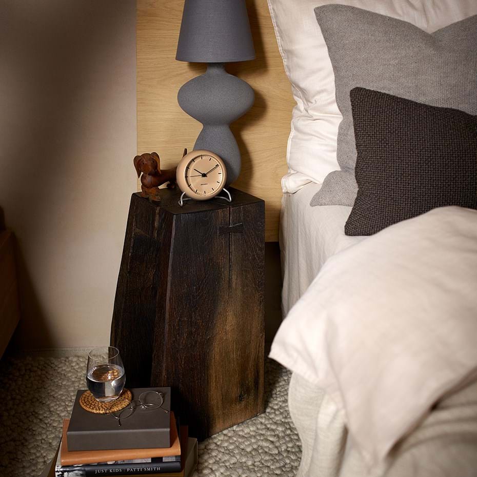 AJ Table Clock City Hall från Vålamagasinet Klockor, Arne Jacobsen Tableclock, Image-4