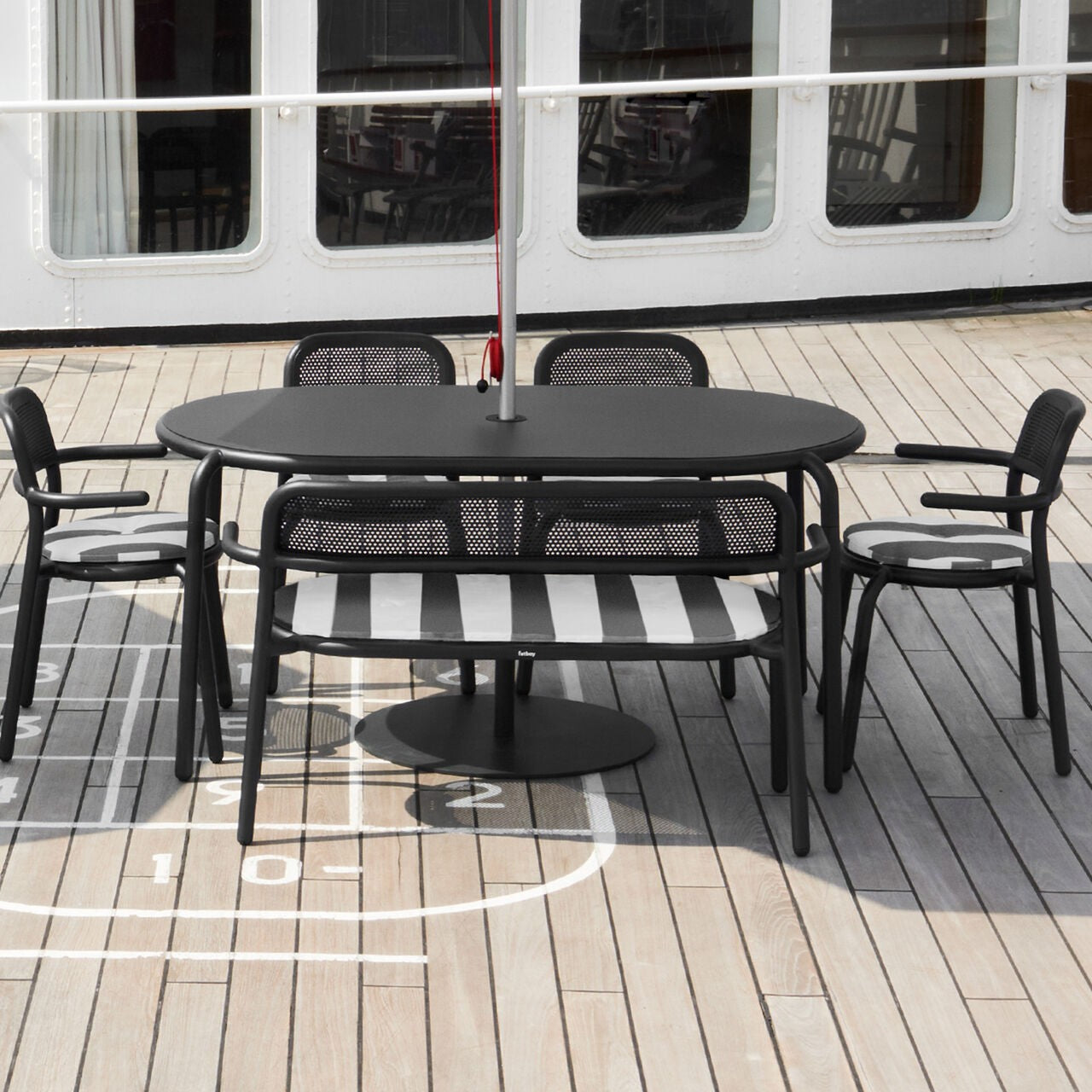 Toni Tavolo Table