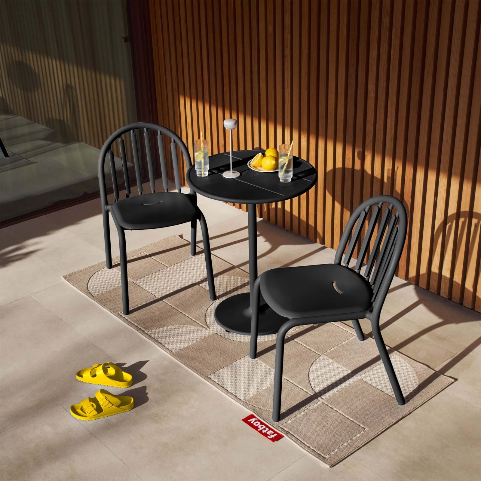 Fred`s Bistreau från Vålamagasinet Småbord utemöbler, Fatboy, Image-2