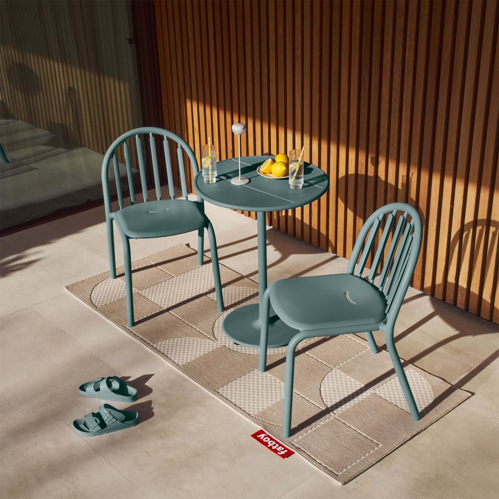 Fred`s Bistreau från Vålamagasinet Småbord utemöbler, Fatboy, Image-3