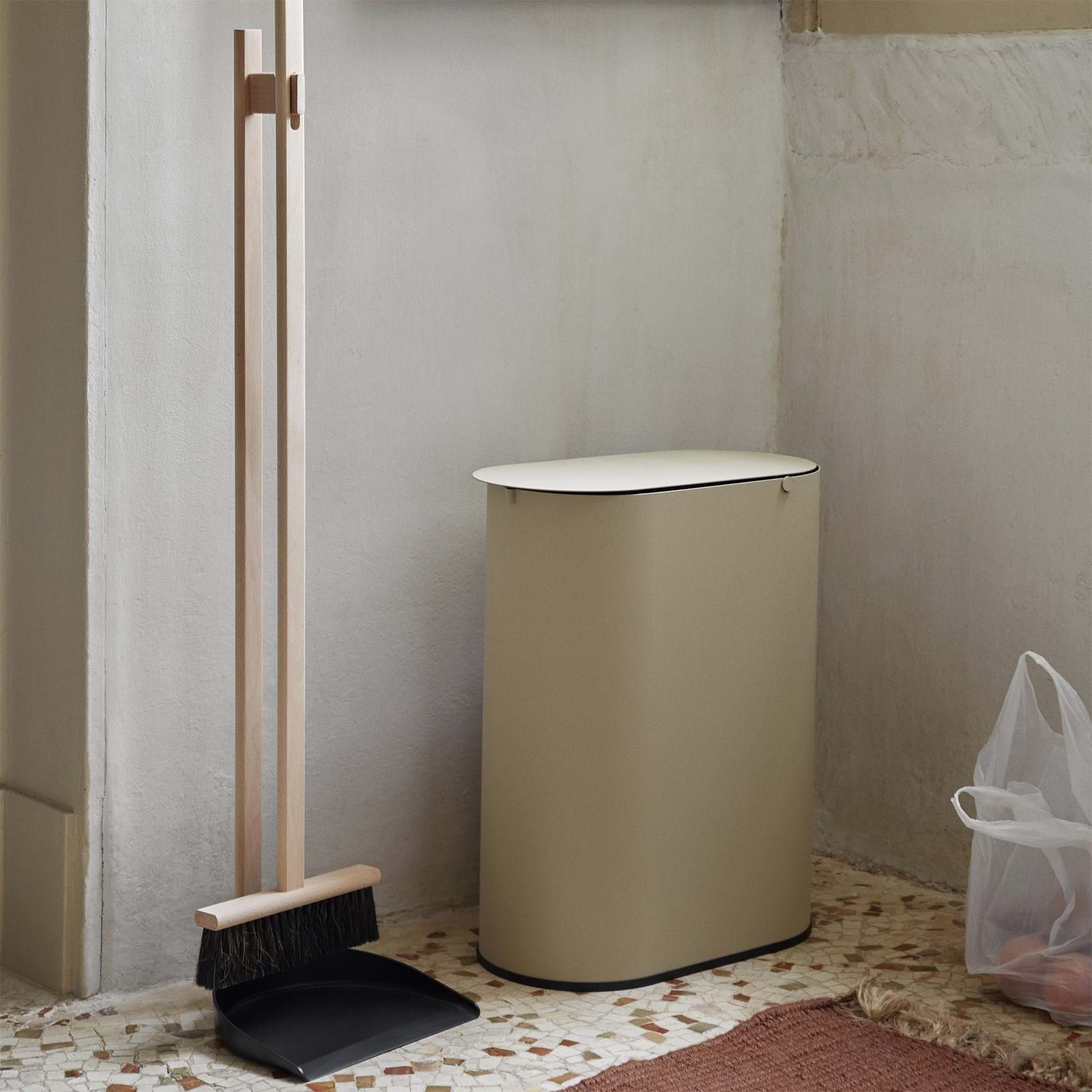 Enkel Bin Small från Vålamagasinet Soptunnor och tvättkorgar, Ferm Living, Image-3