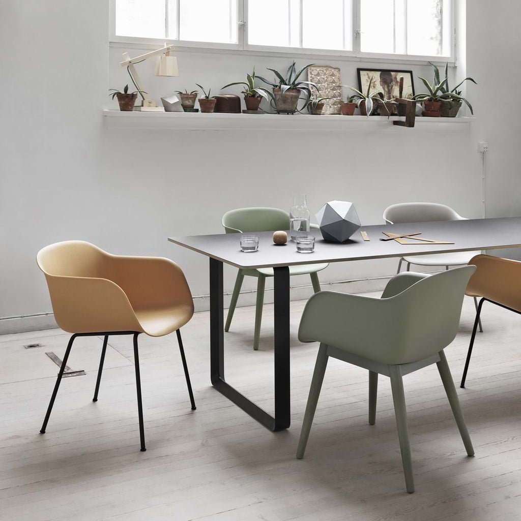 Fiber Armchair Tube Base - Wooly 2256 Grey/Natural White från Vålamagasinet Matstolar, Muuto, Image-2