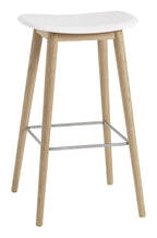 Fiber Bar Stool Wood Base 75 cm från Vålamagasinet Barstolar, Muuto, Image-1