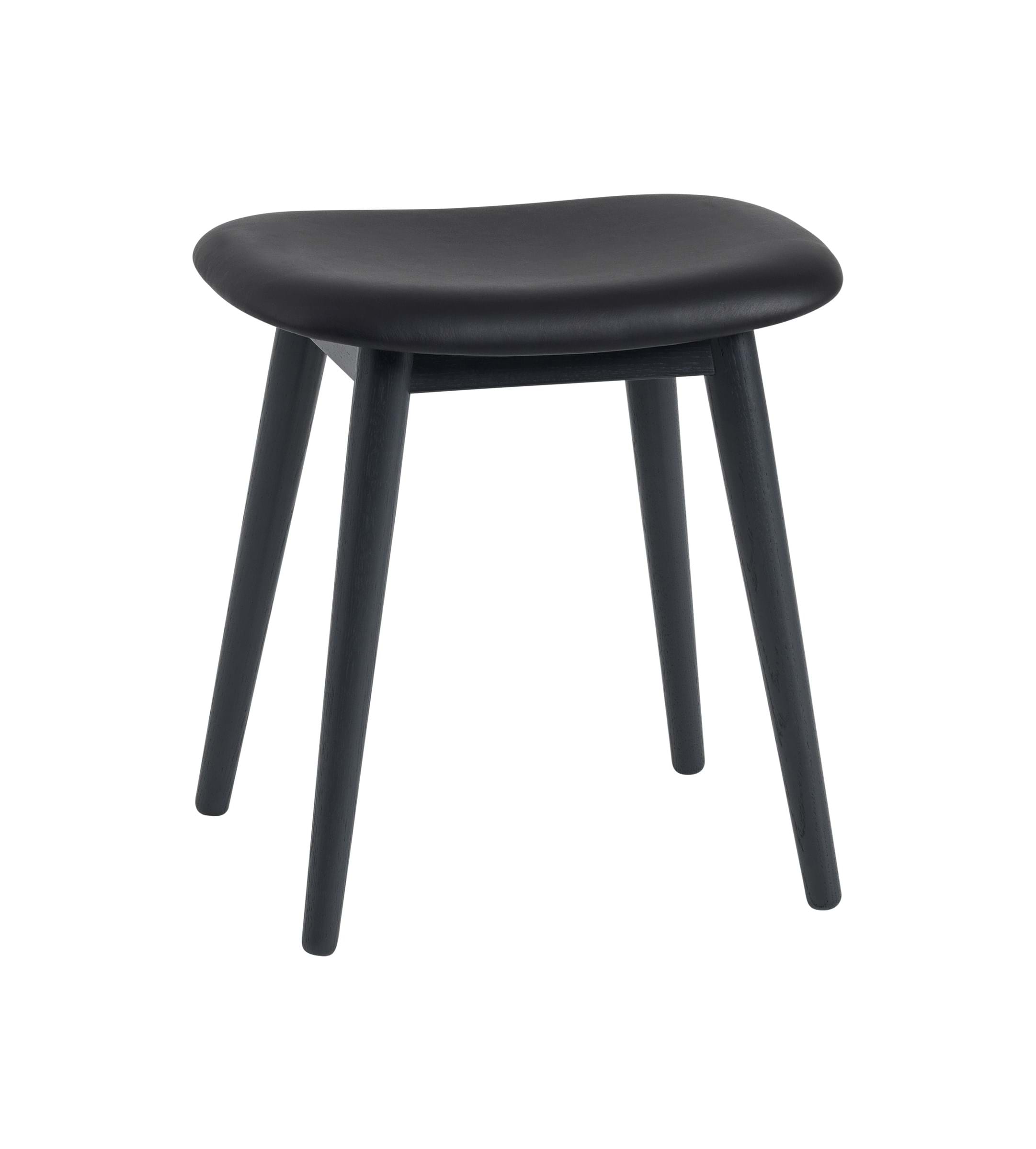 Fiber Stool Wood Base 45 cm från Vålamagasinet Pallar och bänkar, Muuto, Image-1