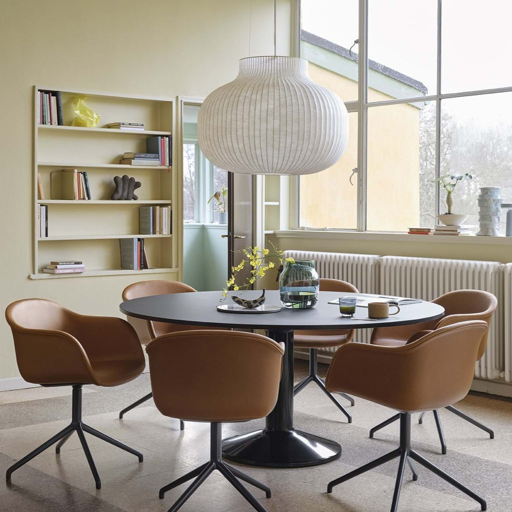 Midst Table Ø 160cm från Vålamagasinet Matbord, Muuto, Image-2