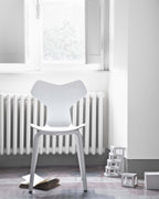 Grand Prix 4130 Stol Färgad Ask från Vålamagasinet Matstolar, Fritz Hansen, Image-4