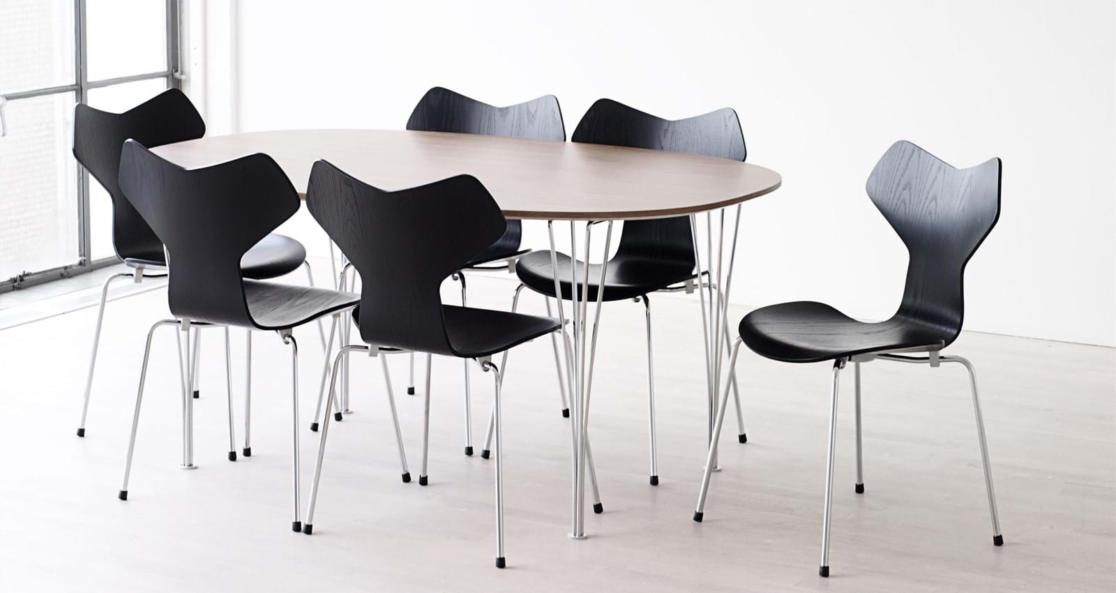 Grand Prix 3130 Stol Lackad från Vålamagasinet Matstolar, Fritz Hansen, Image-3