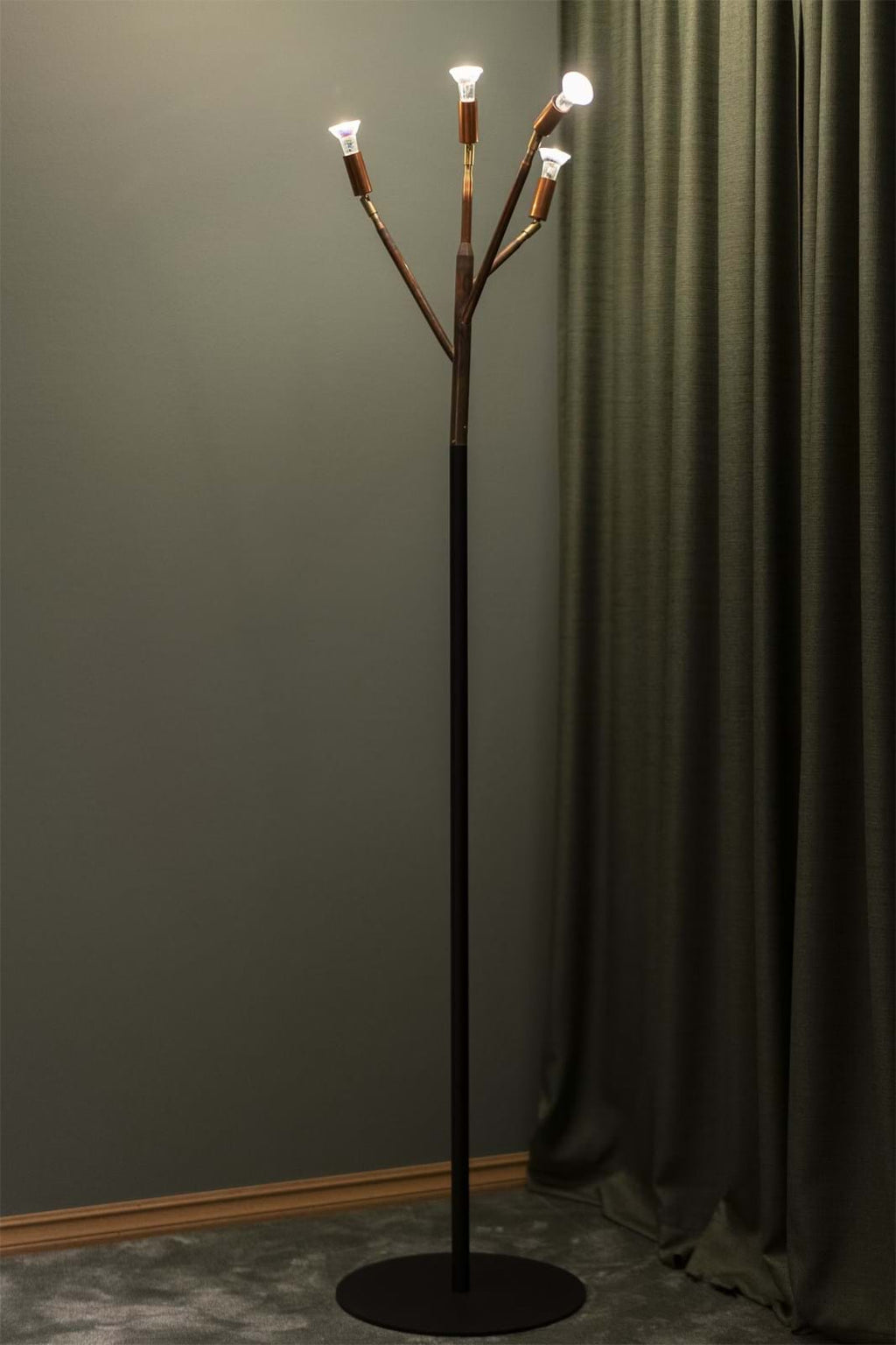 Kvist Golvlampa från Vålamagasinet Golvlampor, Örsjö Belysning, Image-2
