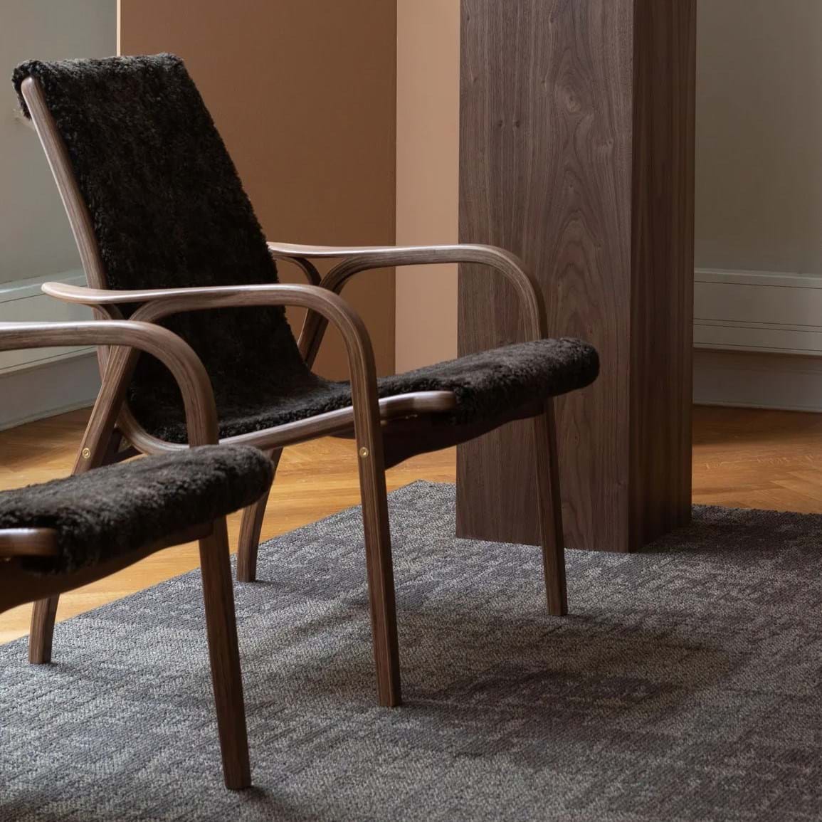 Laminett Fåtölj Oljad Valnöt från Vålamagasinet Fåtöljer, Swedese, Image-2