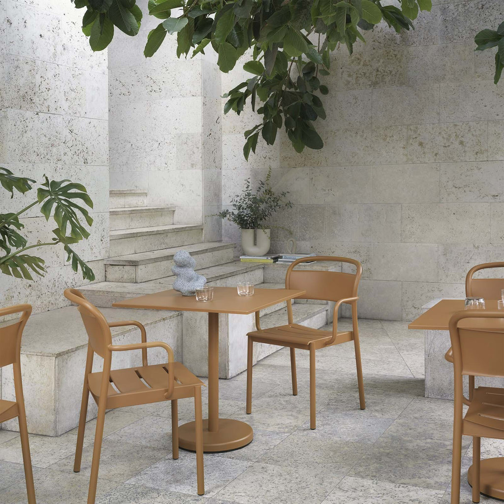 Linear Steel Cafe Table 70x70 cm från Vålamagasinet Matbord utemöbler, Muuto, Image-2