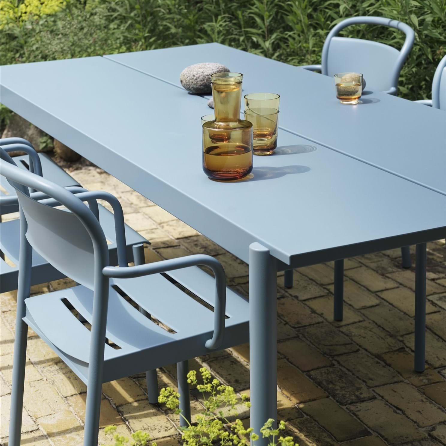 Linear Steel Table 200 CM från Vålamagasinet Matbord utemöbler, Muuto, Image-2