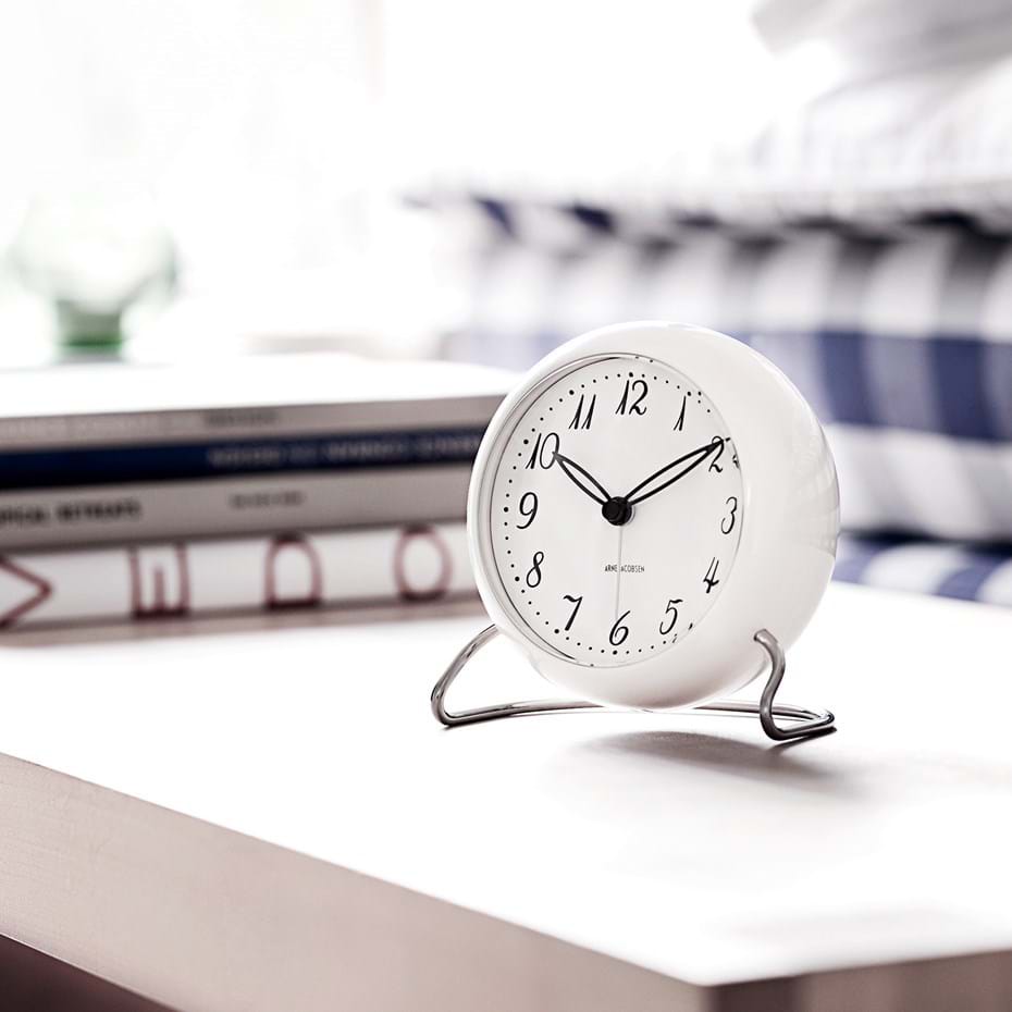 AJ Table Clock LK från Vålamagasinet Klockor, Arne Jacobsen Tableclock, Image-2