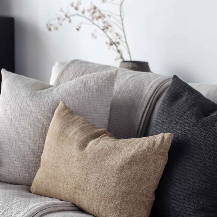 Margaux Cushion Cover från Vålamagasinet Prydnadskuddar, Tell Me More, Image-3