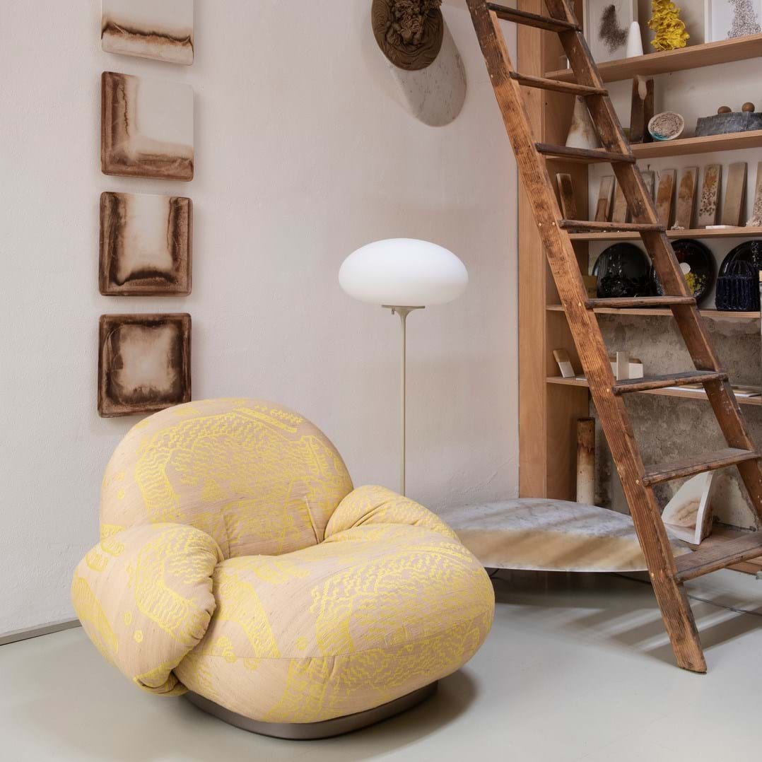 Pacha Lounge Chair With Armrests från Vålamagasinet Fåtöljer, Gubi, Image-6