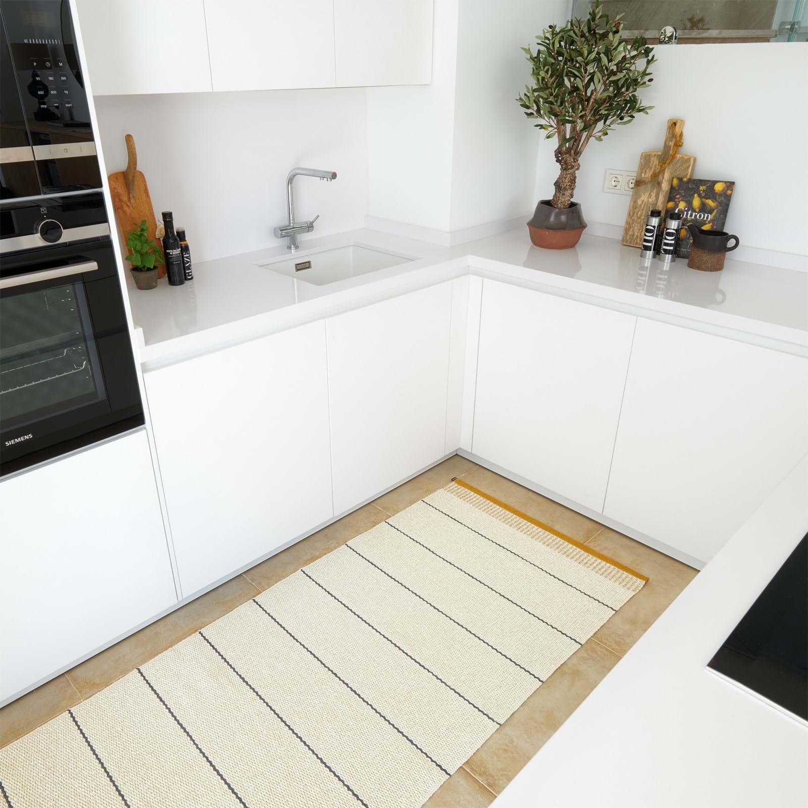 Belle 60x125 cm från Vålamagasinet Plastmattor, Pappelina, Image-4