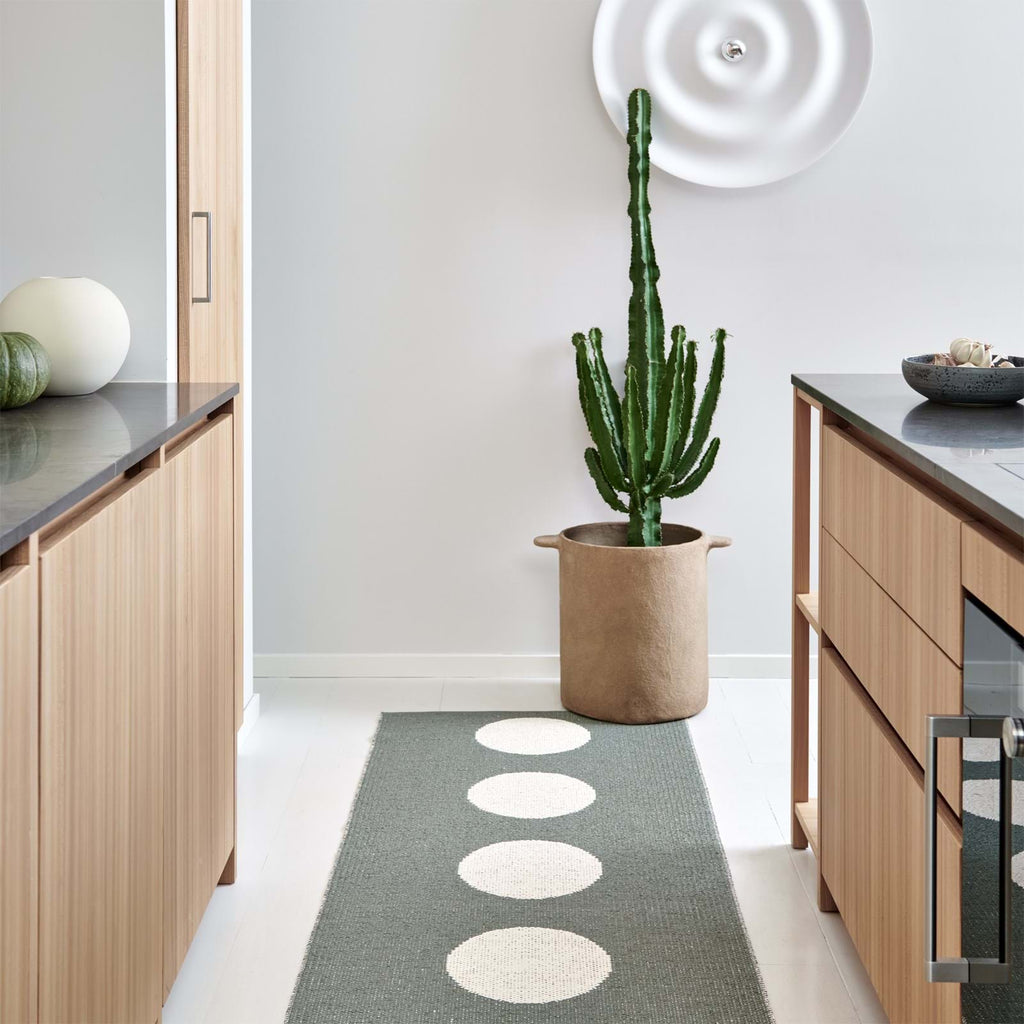 Vera 70x300 cm från Vålamagasinet Plastmattor, Pappelina, Image-5