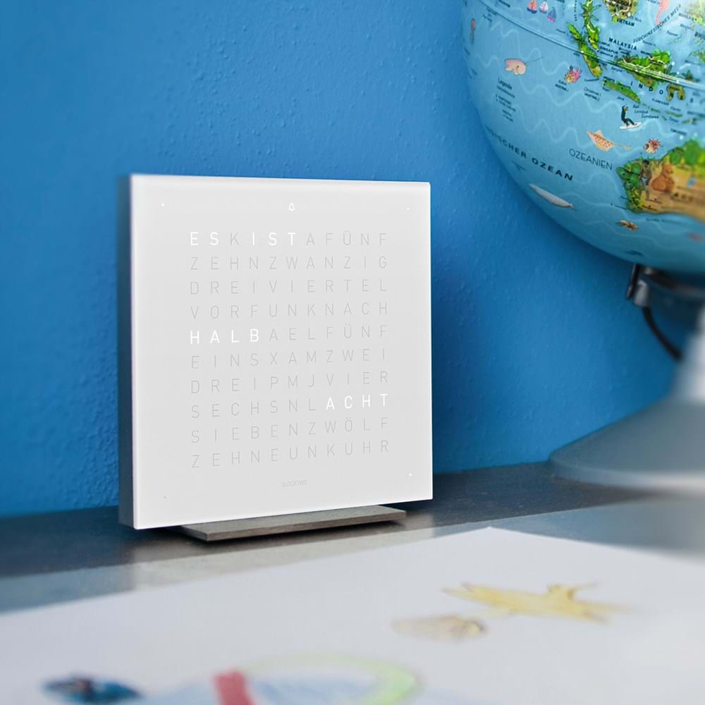 Earth 13.5 Pure från Vålamagasinet Klockor, Qlocktwo, Image-2