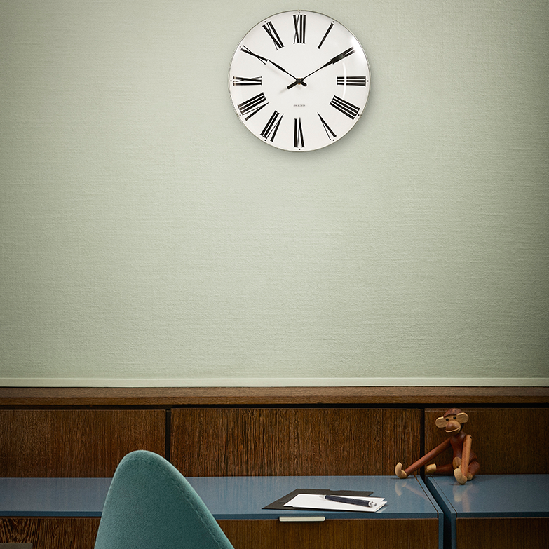 AJ Roman Wallclock från Vålamagasinet Klockor, Arne Jacobsen Tableclock, Image-4