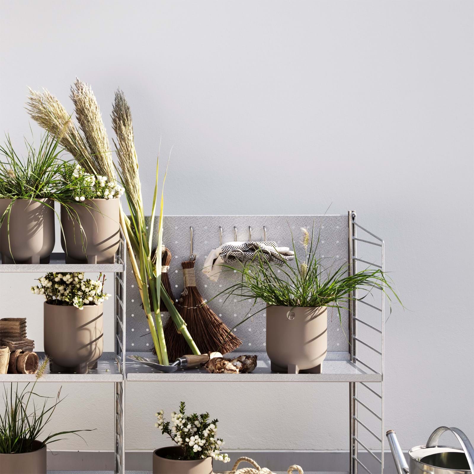 String Ryggskiva Galvaniserad 58x36 cm från Vålamagasinet Hyllor, String, Image-4