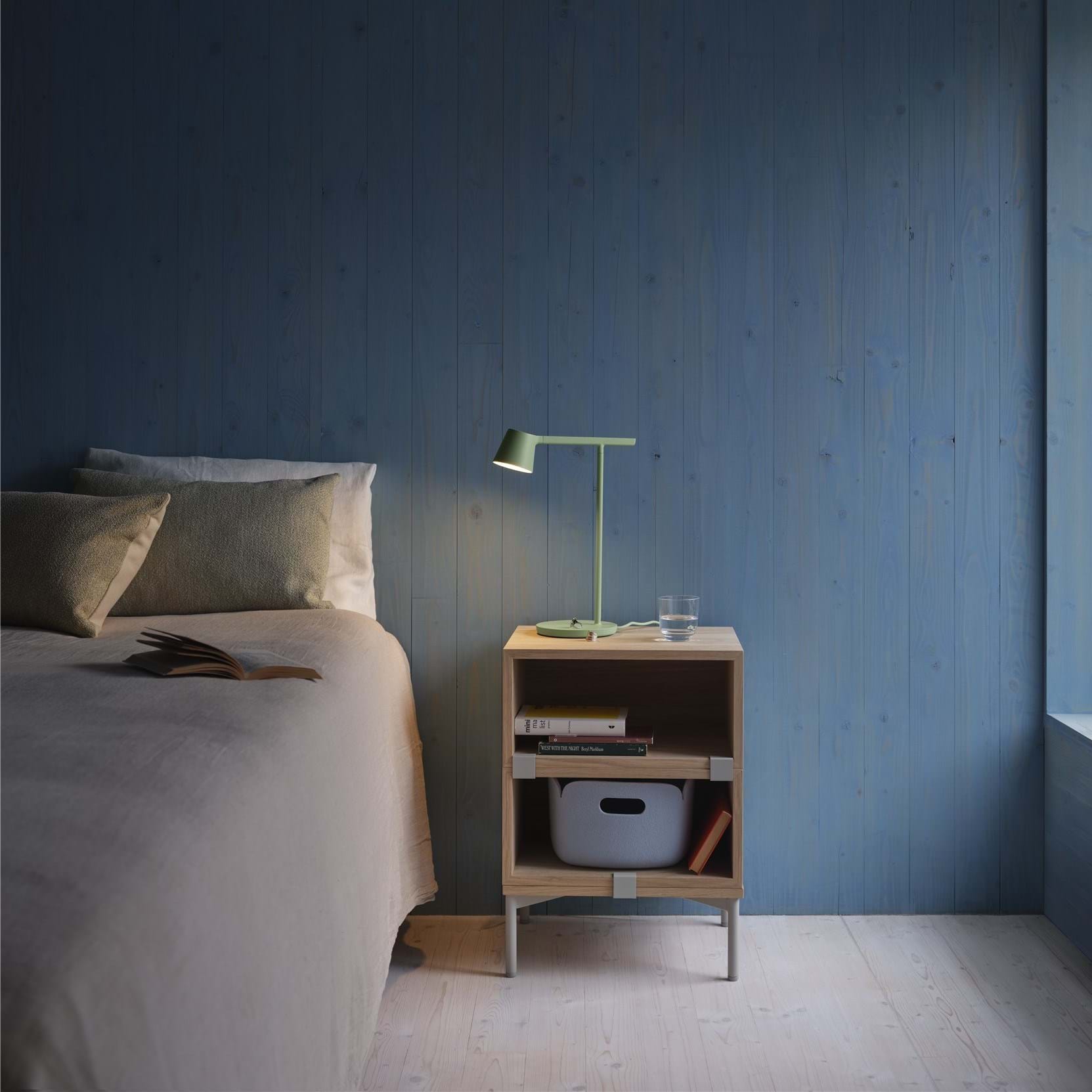 Stacked Storage System Bedside Table Configuration 1 från Vålamagasinet Byråar, Muuto, Image-2