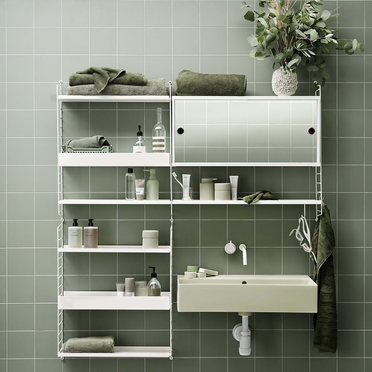 String Skåp/Spegeldörrar 78x20 från Vålamagasinet Skåp och vitrinskåp, String, Image-2