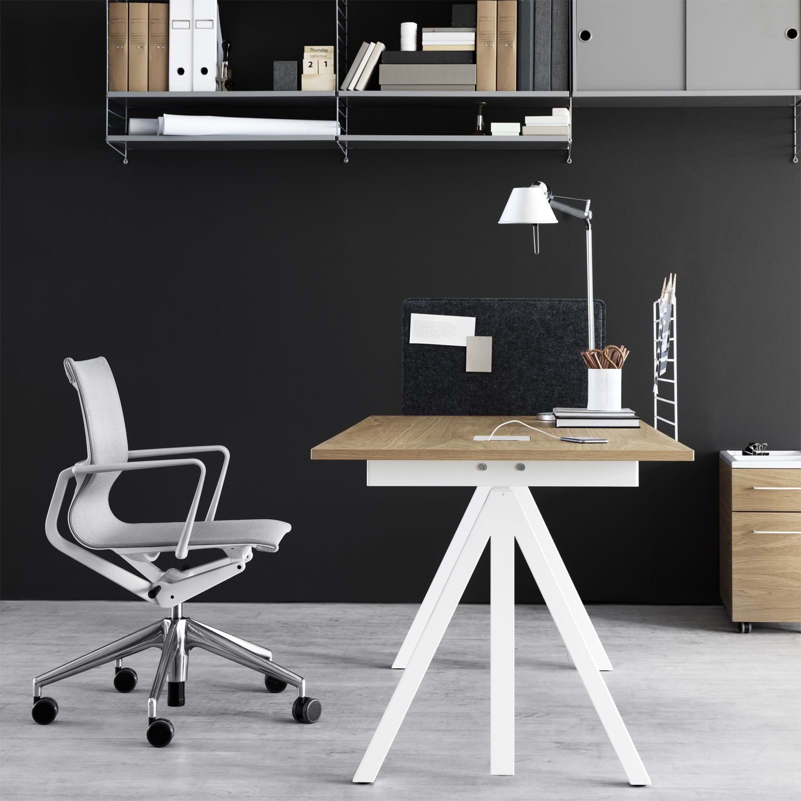 String Motordrivet Skrivbord 140cm från Vålamagasinet Skrivbord, String, Image-6