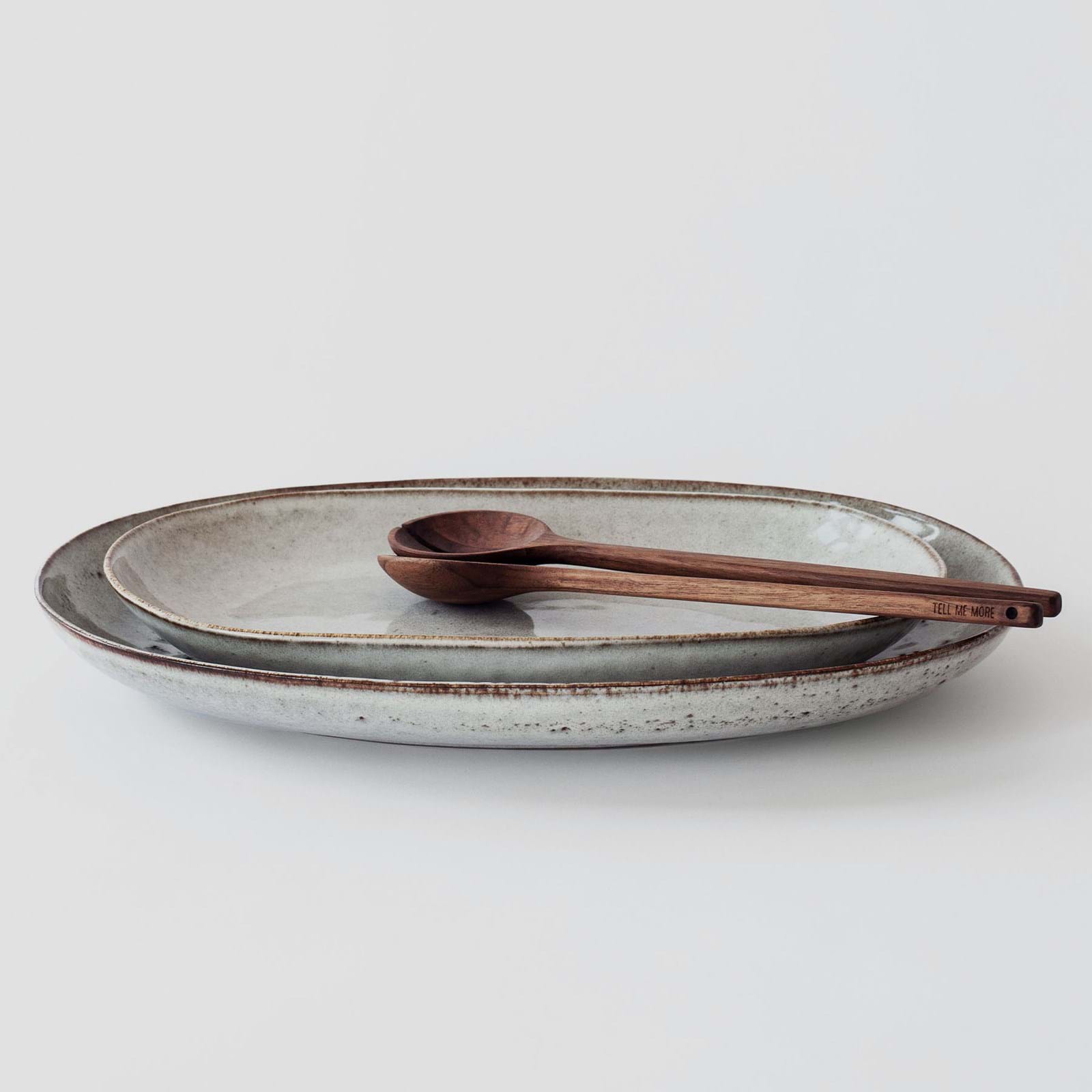 Taranto Serving Plate från Vålamagasinet Skålar och serveringsfat, Tell Me More, Image-6