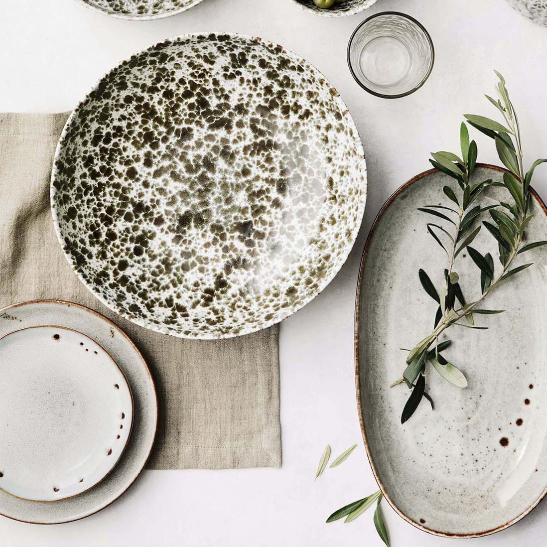 Taranto Serving Plate från Vålamagasinet Skålar och serveringsfat, Tell Me More, Image-7