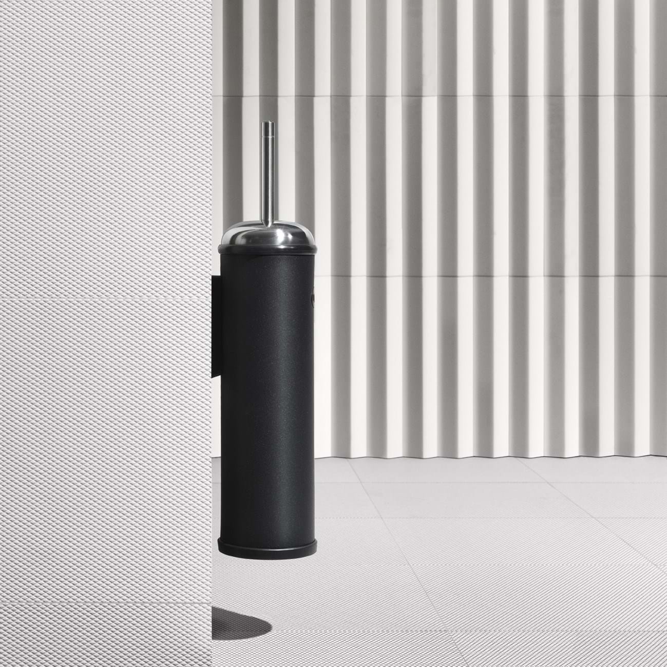 Vipp 11 Toalettborste Väggmonterad från Vålamagasinet Badrumstillbehör, Vipp, Image-4