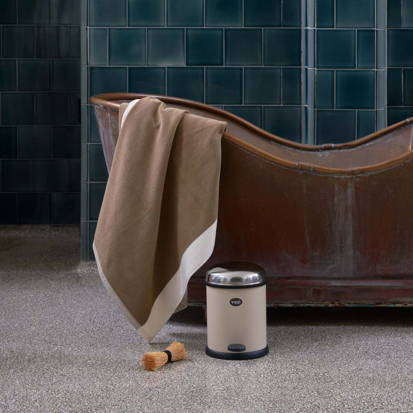 Vipp 12 Pedalhink från Vålamagasinet Soptunnor och tvättkorgar, Vipp, Image-2