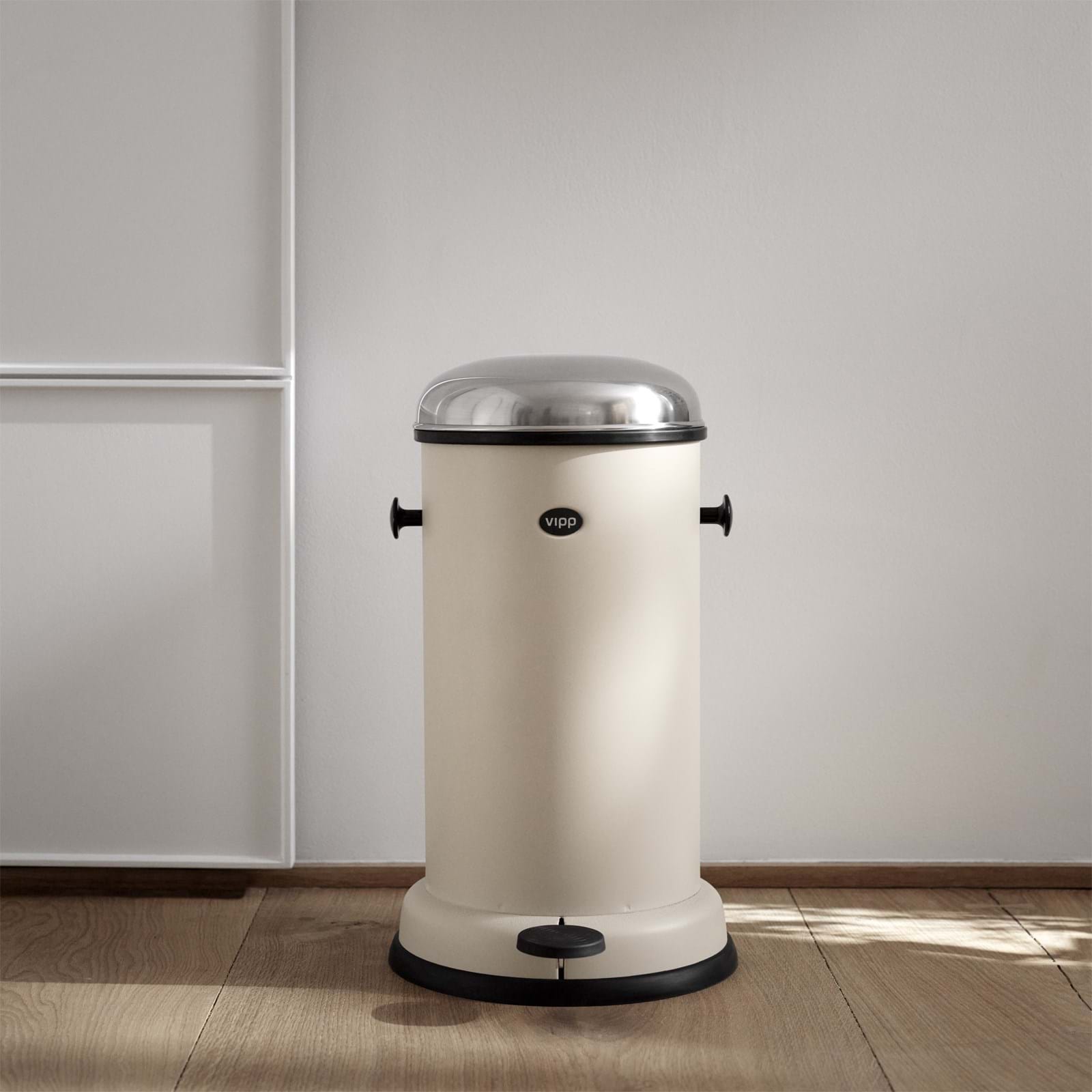 Vipp 15 Pedalhink från Vålamagasinet Soptunnor och tvättkorgar, Vipp, Image-2